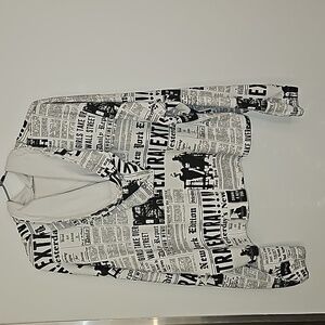 Forever 21 Newsprint Cropped Hoddie